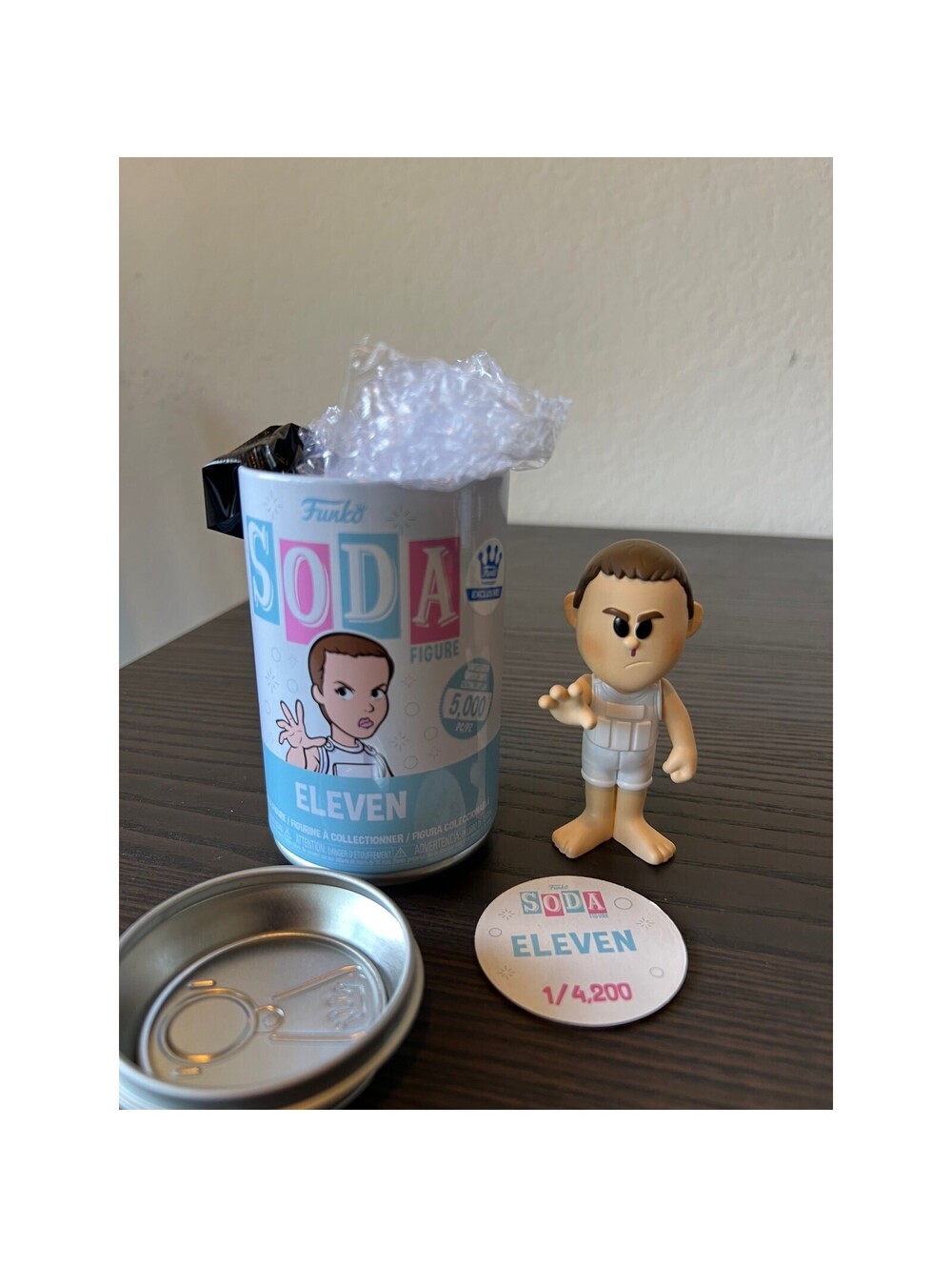 LE ONLY 4200 PIECE EXC Eleven Stranger in Laboratory Test Suit Things Funko Soda